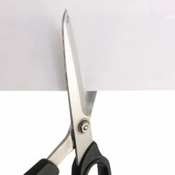 ESVO Reparatietape Voor Permanente Reparatie Van Stoffen 28 X 7,6 Cm -Flamecan winkel 550x367 1