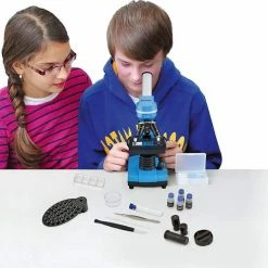 Bresser Junior Biolux SEL Studenten Microscoop - Blauw 9 Bresser Junior Biolux SEL Studenten Microscoop - Blauw -Flamecan winkel 550x490 2