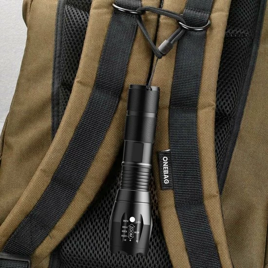 Shustar® Zaklamp LED Oplaadbaar - Zaklamp Militaire 2000 Lummen Incl. Opbergdoos & Oplader & Batterij - Zoomfunctie - Waterproof 11 Shustar® Zaklamp LED Oplaadbaar - Zaklamp Militaire 2000 Lummen Incl. Opbergdoos & Oplader & Batterij - Zoomfunctie - Waterproof - Afbeelding 9