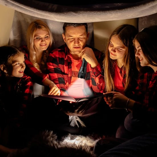 Shustar® Zaklamp LED Oplaadbaar - Zaklamp Militaire 2000 Lummen Incl. Opbergdoos & Oplader & Batterij - Zoomfunctie - Waterproof 15 Shustar® Zaklamp LED Oplaadbaar - Zaklamp Militaire 2000 Lummen Incl. Opbergdoos & Oplader & Batterij - Zoomfunctie - Waterproof - Afbeelding 13