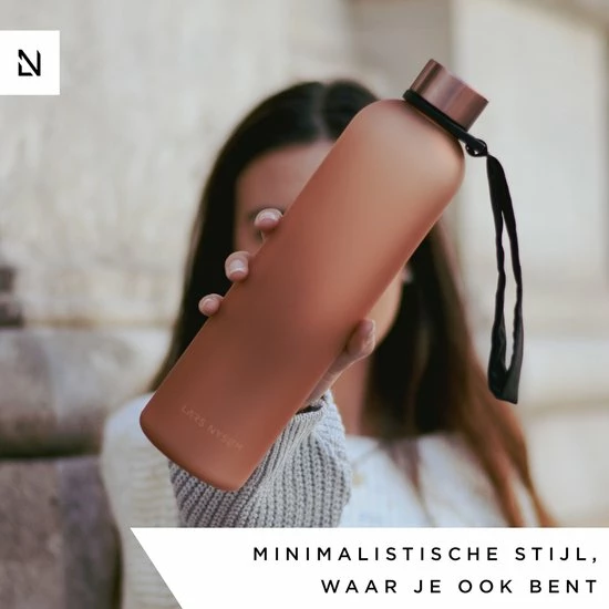 LARS NYSØM Tritan Waterfles 'Blæst' 1000ml Bayberry 9 LARS NYSØM Tritan Waterfles 'Blæst' 1000ml Bayberry - Afbeelding 7